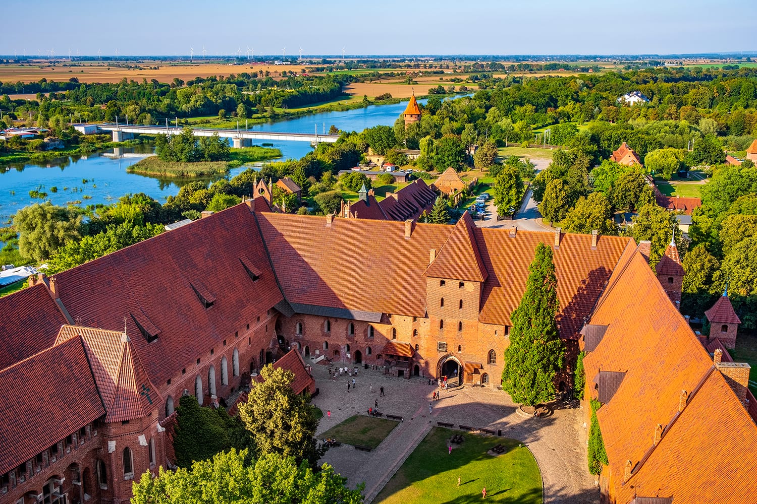 The Ultimate Guide to Visiting Malbork Castle from Gdansk (2023)