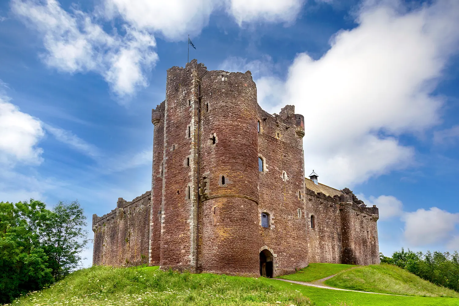 20 Outlander Filming Locations You Can Actually Visit