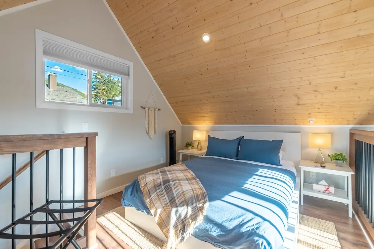 15 Best Airbnbs in Banff, Canada (2024 Edition)