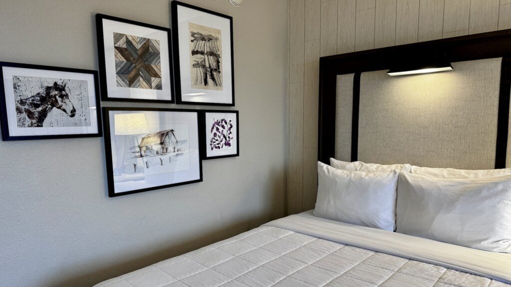 Knott’s Hotel at Knott’s Berry Farm Review (2024)