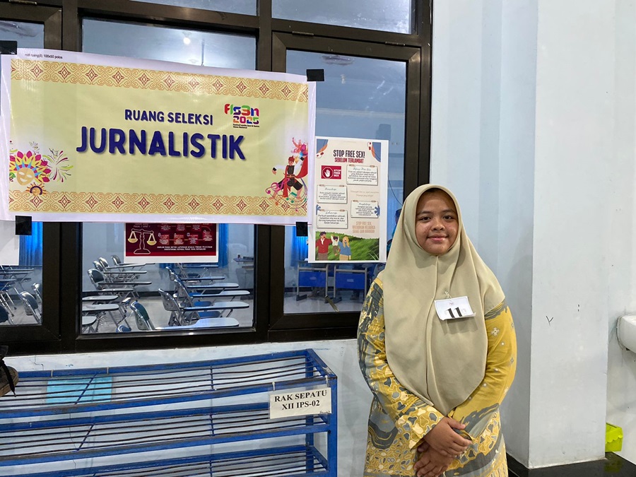 Tulis Perjalanan LENSA, Siswi SMA Trensains Sabet Juara Cabang Jurnalistik