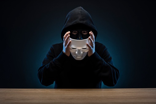 Manusia Penuh Drama | Tebuireng Online