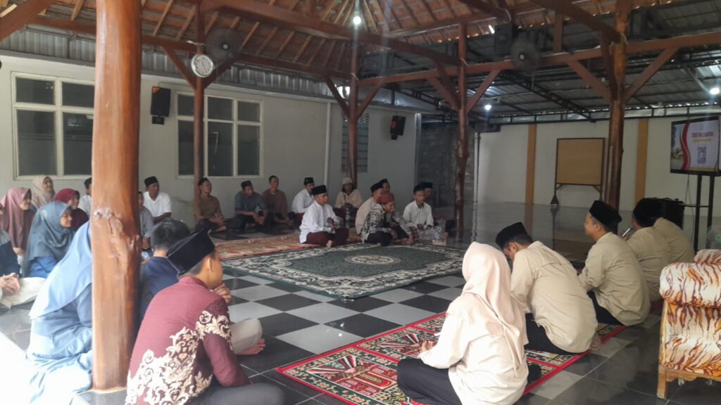 Kenalkan Program Unggulan, SMK Plus Khoiriyah Hasyim Sambut Wali Santri Baru