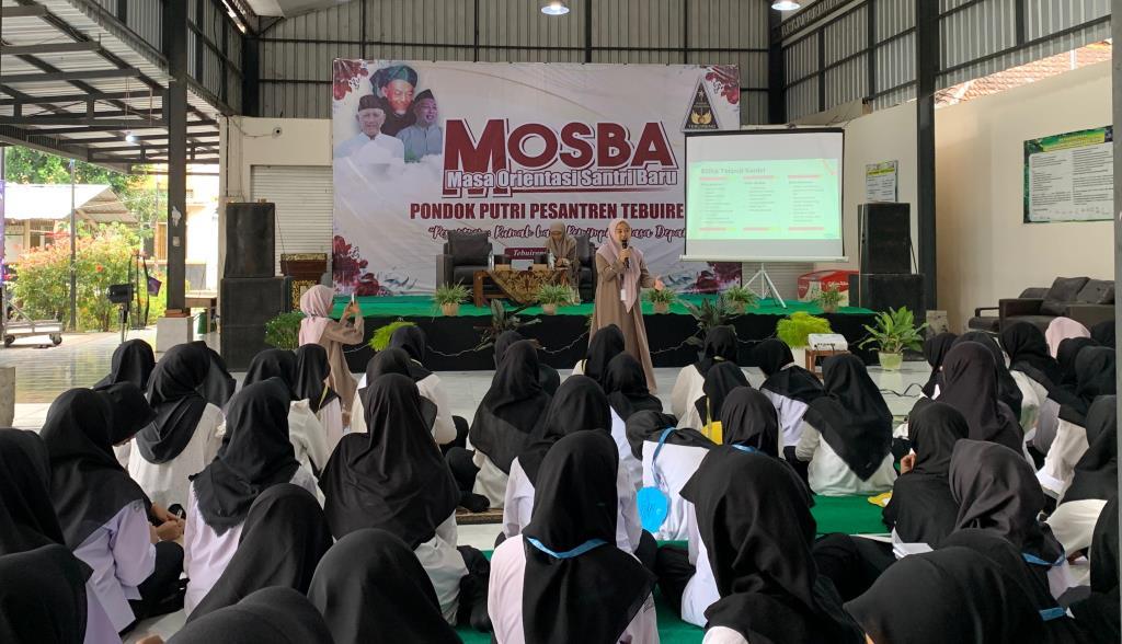 MOSBA 2025, Santri Pondok Putri Tebuireng Belajar Nilai Ubudiyah dan Akhlak