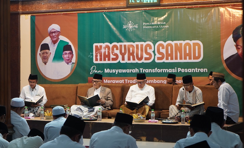 Kiai Abdul Aziz Sukarto Pimpin Ngaji Shahih Bukhari Bersama Pengurus RMI PBNU di Tebuireng