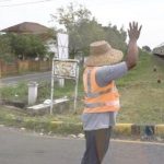 Peran Relawan dalam Menjaga Ketertiban Persimpangan Jalan