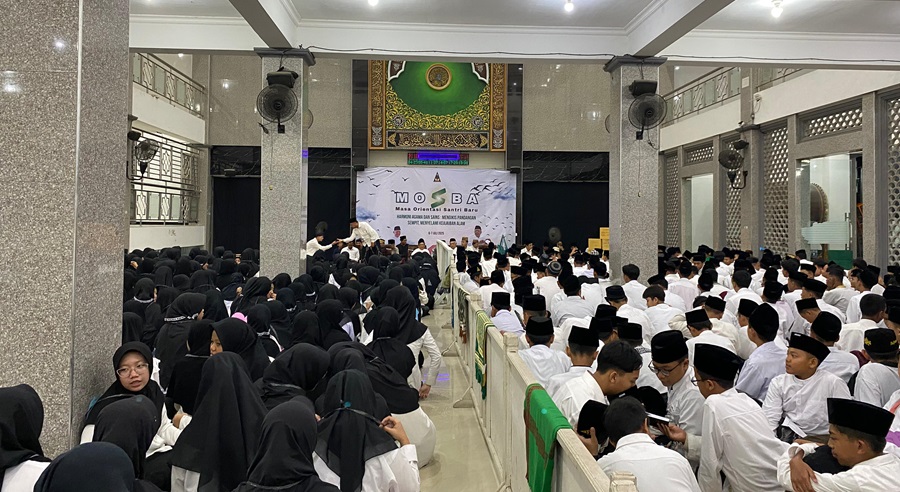 Tebuireng Tutup MOSBA-MPLS dengan Nuansa Harmoni Agama dan Sains