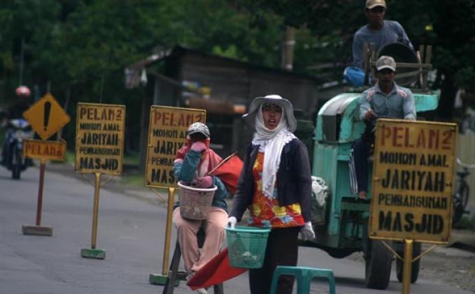 Bagaimana Hukum Minta Dana Pembangunan Masjid?