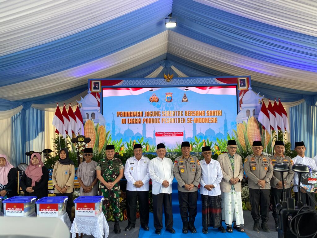 Saling Bersinergi, Polri Ajak 264 Pondok Pesantren Menanam Jagung Serentak