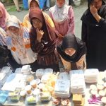 Sanhus Pondok Putri Gelar Bazar Makanan Sehat