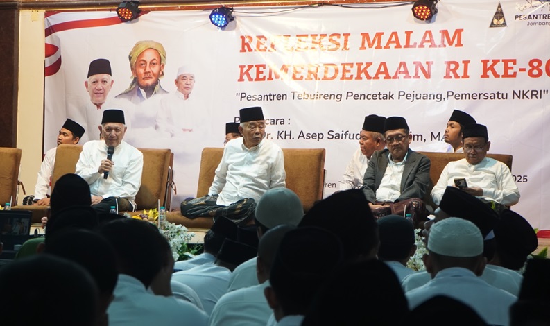 KH. Abdul Hakim Mahfudz, Ajak Santri Meneruskan Warisan KH. Hasyim Asy’ari
