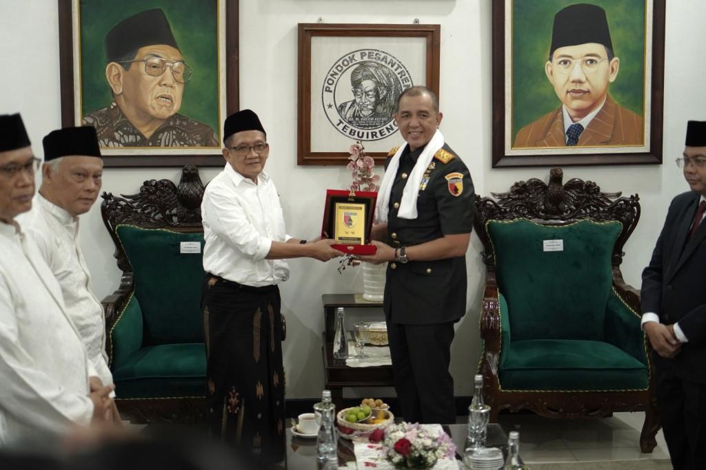 HUT ke-80 TNI, Pangdam V/Brawajiya Beri Kouta Khusus untuk Santri Jadi Tentara