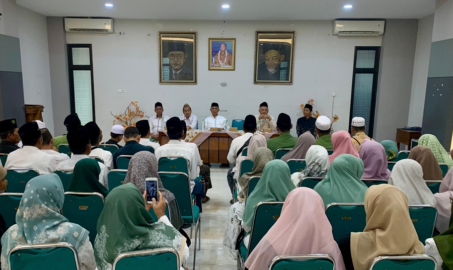 Perkuat Pendidikan Aswaja, LPM MWC NU Gresik Silaturahmi ke Tebuireng