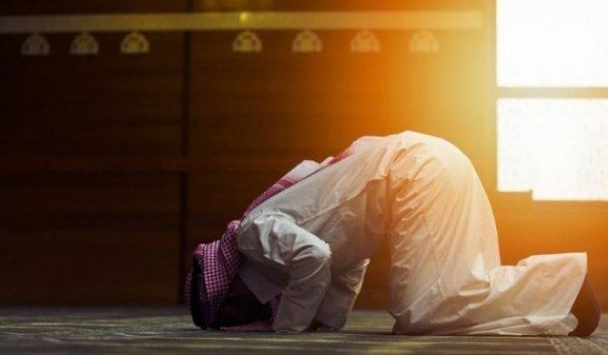 Dahsyatnya Ibadah Shalat dalam Kacamata Ilmu Tafsir dan Hadis