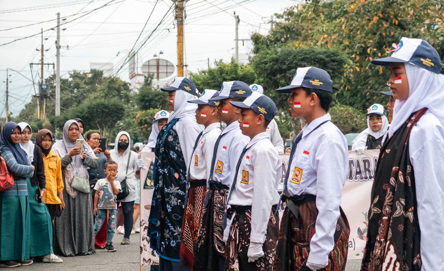 Makna BATIK dalam Tradisi dan Nilai Pesantren Abdul Djamil Tebuireng 17