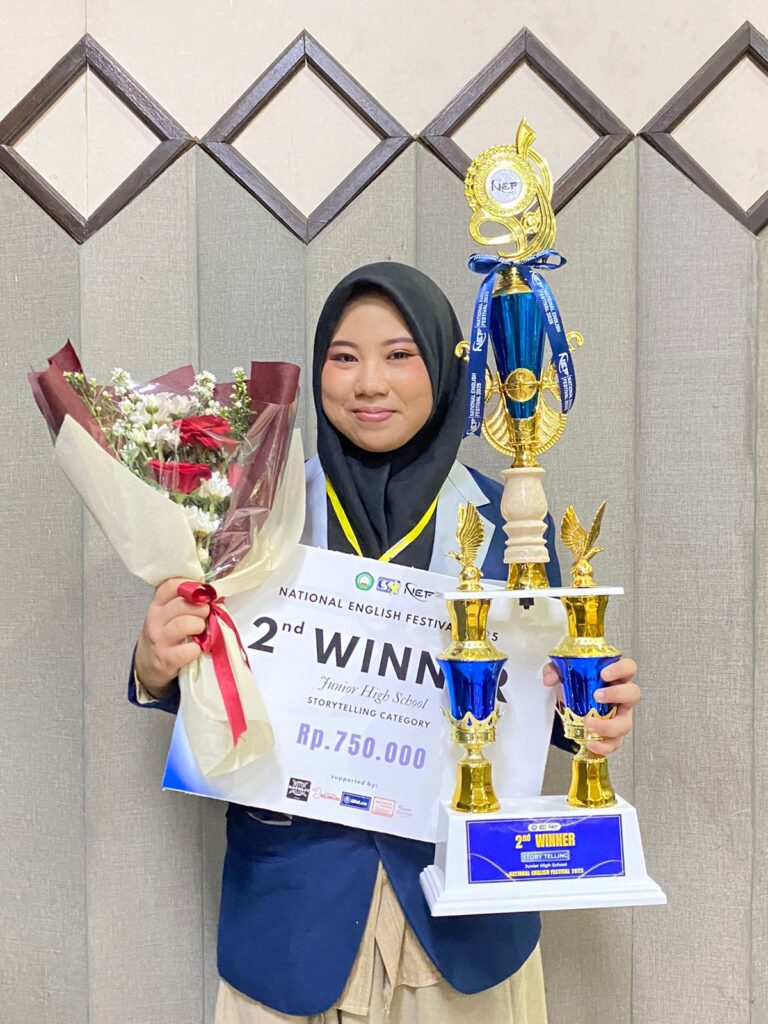 Putri Fadilah Raih Juara 2 Nasional dalam Lomba Storytelling di Unisma